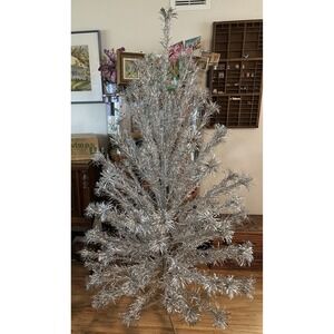 Vintage Peco Silver Aluminum Christmas Tree 91 Pom Pom Branches 5' 8" Model 2620